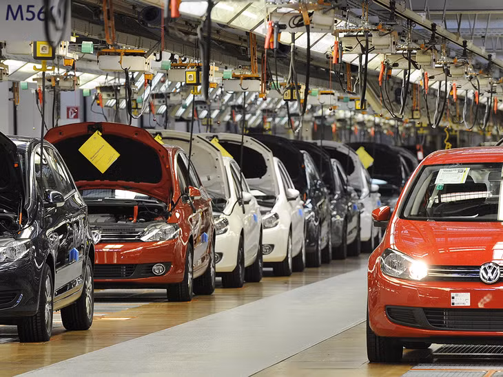 Ngành công nghiệp ô tô, một trong những “viên ngọc quý” của Đức, cũng đang sẵn sàng cho những khó khăn trong năm nay. Ảnh Internet