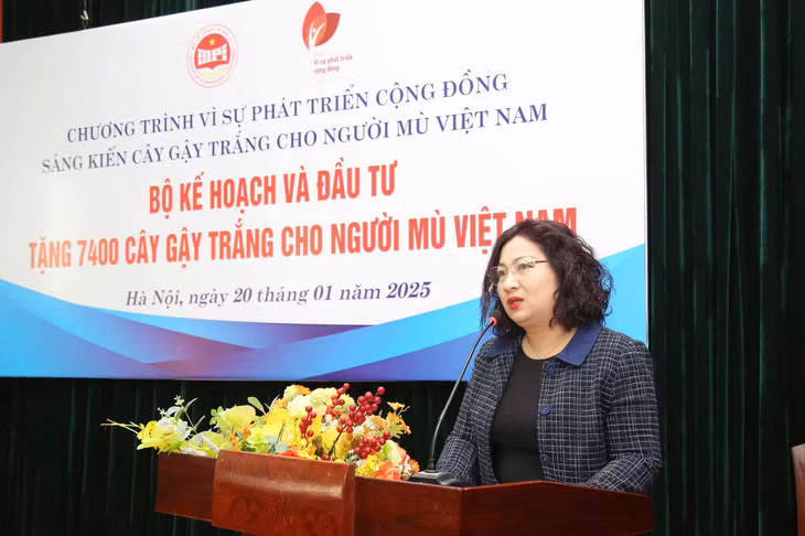 Chủ tịch Công đoàn Bộ Kế hoạch và Đầu tư Lê Thị Tường Thu phát biểu tại buổi lễ