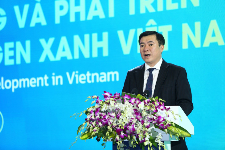 Thứ trưởng Bộ Công Thương Nguyễn Sinh Nhật Tân phát biểu tại Diễn đàn. Ảnh: Lê Tiên Thứ trưởng Bộ Công Thương Nguyễn Sinh Nhật Tân phát biểu tại Diễn đàn. Ảnh: Lê Tiên