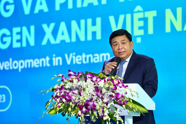 Bộ trưởng Bộ Kế hoạch và Đầu tư Nguyễn Chí Dũng phát biểu tại Diễn đàn. Ảnh: Lê Tiên Bộ trưởng Bộ Kế hoạch và Đầu tư Nguyễn Chí Dũng phát biểu tại Diễn đàn. Ảnh: Lê Tiên