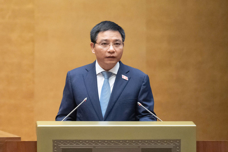 Bộ trưởng Bộ Tài chính Nguyễn Văn Thắng trình bày Tờ trình về Dự thảo Nghị quyết của Quốc hội về kéo dài thời hạn miễn thuế sử dụng đất nông nghiệp