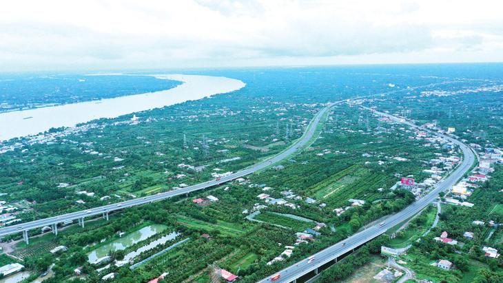 Những công trình hạ tầng giao thông liên tỉnh, liên vùng sẽ tạo động lực phát triển kinh tế - xã hội cho các địa phương dự án đi qua. Ảnh: Tiên Giang Những công trình hạ tầng giao thông liên tỉnh, liên vùng sẽ tạo động lực phát triển kinh tế - xã hội cho các địa phương dự án đi qua. Ảnh: Tiên Giang