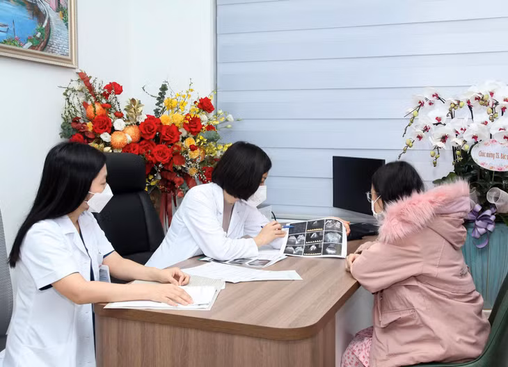 Tư vấn cho sản phụ sau khi mắc Covid-19