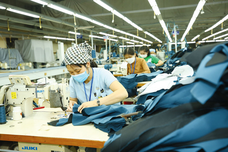 Bất ổn kinh tế thế giới, thương mại toàn cầu sụt giảm đã ảnh hưởng lớn đến sản xuất trong nước và hoạt động xuất khẩu. Ảnh: Lê Tiên Bất ổn kinh tế thế giới, thương mại toàn cầu sụt giảm đã ảnh hưởng lớn đến sản xuất trong nước và hoạt động xuất khẩu. Ảnh: Lê Tiên