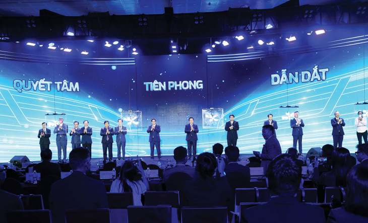 Thủ tướng Chính phủ Phạm Minh Chính và các đại biểu dự lễ khai mạc Ngày hội Đổi mới sáng tạo Việt Nam năm 2024. Ảnh: Lê Tiên