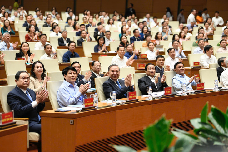 Các đồng chí lãnh đạo Đảng, Nhà nước, Quốc hội dự hội nghị. Ảnh: VGP/Nhật Bắc