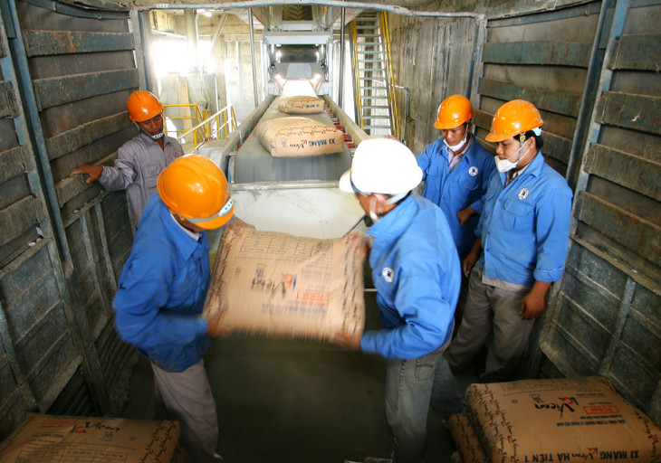 Lượng xi măng tiêu thụ nội địa năm 2023 chỉ bằng 84% năm 2022, lượng xuất khẩu xi măng bằng 99% năm 2022. Ảnh: Nhã Chi Lượng xi măng tiêu thụ nội địa năm 2023 chỉ bằng 84% năm 2022, lượng xuất khẩu xi măng bằng 99% năm 2022. Ảnh: Nhã Chi