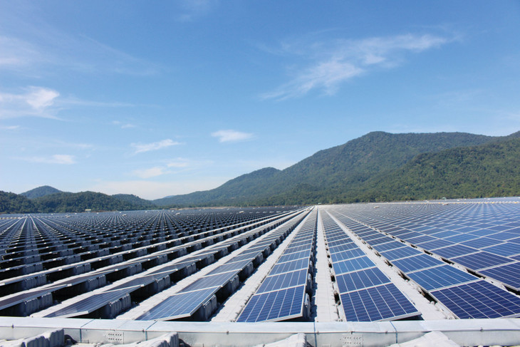 Dự án Nhà máy điện mặt trời Đa Mi được xây dựng trên hồ thủy điện Đa Mi, huyện Hàm Thuận Bắc, tỉnh Bình Thuận Dự án Nhà máy điện mặt trời Đa Mi được xây dựng trên hồ thủy điện Đa Mi, huyện Hàm Thuận Bắc, tỉnh Bình Thuận