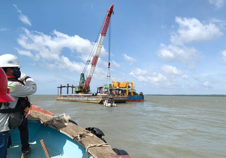 Các nghiên cứu chỉ ra rằng, đối với năng lượng gió và mặt trời, khoảng 25% số việc làm tạo ra là dành cho lao động tay nghề cao. Ảnh: Lê Tiên