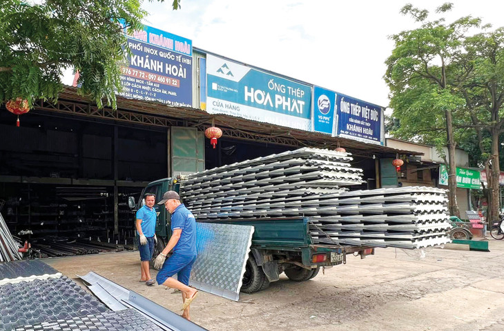 Để đạt mục tiêu 2 triệu doanh nghiệp vào năm 2030 và 3 triệu doanh nghiệp vào năm 2045 bắt buộc phải có sự chuyển dịch đáng kể từ hộ kinh doanh sang doanh nghiệp. Ảnh: Huế Nguyễn Để đạt mục tiêu 2 triệu doanh nghiệp vào năm 2030 và 3 triệu doanh nghiệp vào năm 2045 bắt buộc phải có sự chuyển dịch đáng kể từ hộ kinh doanh sang doanh nghiệp. Ảnh: Huế Nguyễn