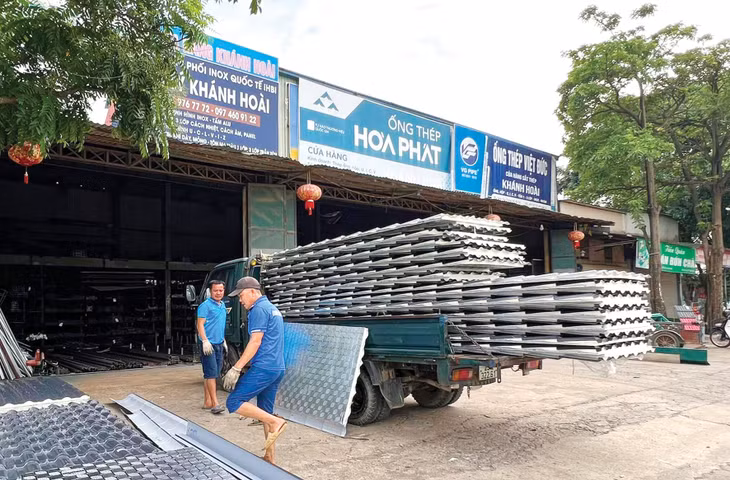 Để đạt mục tiêu 2 triệu doanh nghiệp vào năm 2030 và 3 triệu doanh nghiệp vào năm 2045 bắt buộc phải có sự chuyển dịch đáng kể từ hộ kinh doanh sang doanh nghiệp. Ảnh: Huế Nguyễn