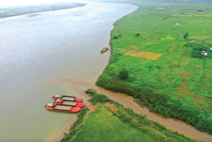 Quyền khai thác khoáng sản tại điểm mỏ ĐB2B, xã Điện Thọ, thị xã Điện Bàn, tỉnh Quảng Nam có giá trúng đấu giá 370 tỷ đồng, trong khi giá khởi điểm là 1,2 tỷ đồng. Ảnh: Trần Thường