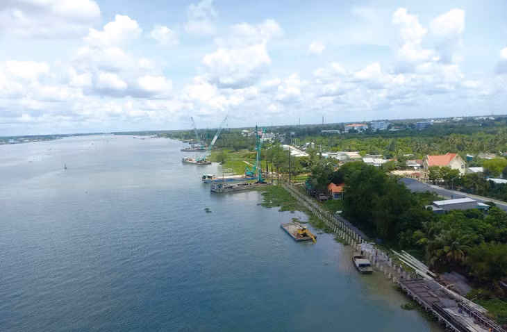 Công trình kè Hổ Cứ