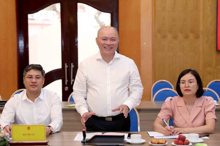 Vận dụng sáng tạo tư tưởng Hồ Chí Minh vào đổi mới công tác thi đua khen thưởng ảnh 8