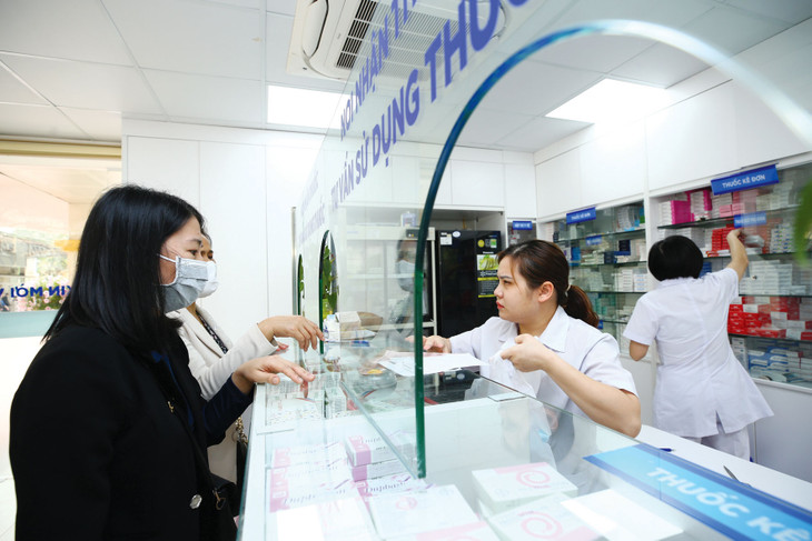 Việc cho phép các đơn vị sự nghiệp trong lĩnh vực y tế tự quyết định việc mua sắm sử dụng nguồn thu hợp pháp của mình sẽ giúp người dân được tiếp cận với thuốc tốt, vật tư, thiết bị y tế hiện đại, công nghệ cao. Ảnh: Nhã Chi Việc cho phép các đơn vị sự nghiệp trong lĩnh vực y tế tự quyết định việc mua sắm sử dụng nguồn thu hợp pháp của mình sẽ giúp người dân được tiếp cận với thuốc tốt, vật tư, thiết bị y tế hiện đại, công nghệ cao. Ảnh: Nhã Chi