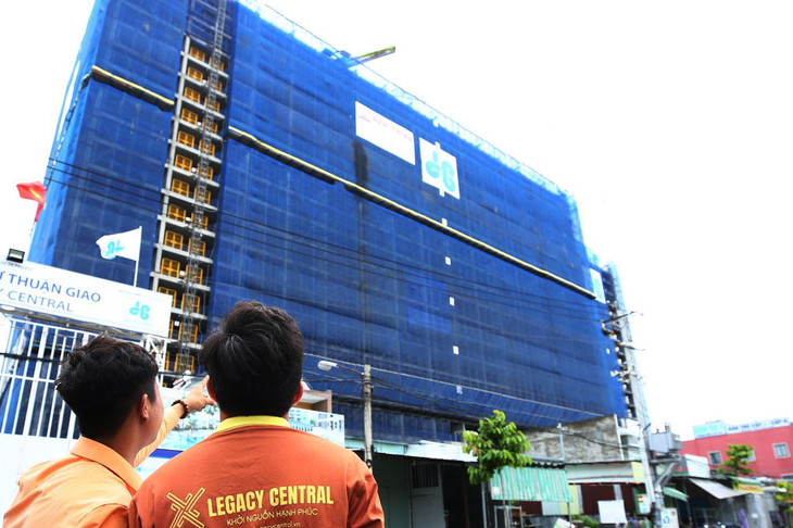 Khó khăn của Tập đoàn Xây dựng Hòa Bình là điển hình cho việc chịu hệ lụy dây chuyền từ những ảnh hưởng của một ngành khác (bất động sản). Ảnh: Lê Tiên Khó khăn của Tập đoàn Xây dựng Hòa Bình là điển hình cho việc chịu hệ lụy dây chuyền từ những ảnh hưởng của một ngành khác (bất động sản). Ảnh: Lê Tiên