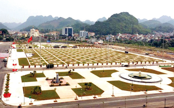 Dự án Tạo mặt bằng khu trung tâm hành chính và quảng trường tỉnh tại Sơn La được đưa vào sử dụng từ năm 2020, đến nay vẫn chưa hoàn tất thanh toán cho nhà đầu tư. Ảnh: VOV