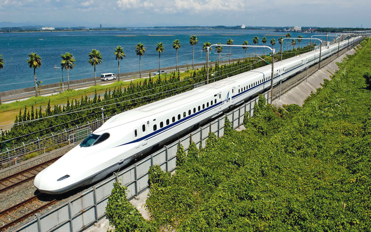 Dự án Đường sắt tốc độ cao Bắc - Nam sẽ hình thành trục vận tải khối lượng lớn, là trục động lực phát triển nhảy vọt cho các địa phương trên hành lang kinh tế Bắc - Nam. Ảnh minh họa Dự án Đường sắt tốc độ cao Bắc - Nam sẽ hình thành trục vận tải khối lượng lớn, là trục động lực phát triển nhảy vọt cho các địa phương trên hành lang kinh tế Bắc - Nam. Ảnh minh họa