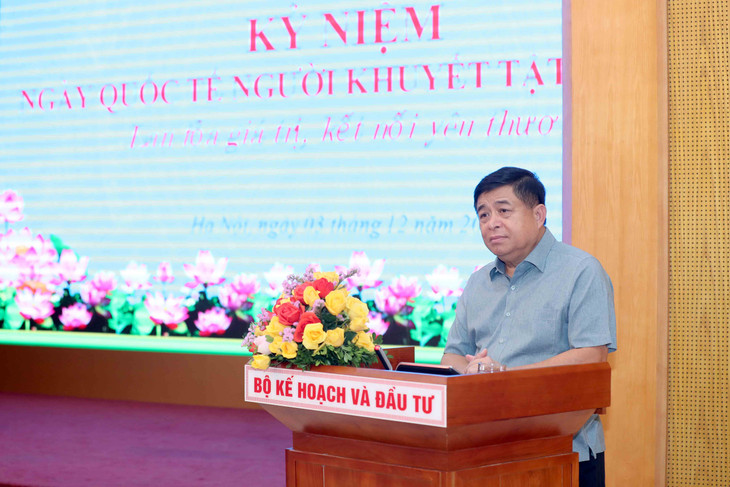 Bộ trưởng Bộ Kế hoạch và Đầu tư Nguyễn Chí Dũng phát biểu tại buổi lễ. Ảnh: Lê Tiên