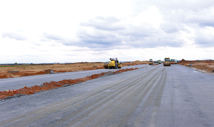 Dự án Vành đai 4 TP.HCM có tổng mức đầu tư giai đoạn 1 theo khái toán là 128.063 tỷ đồng, trong đó chi phí xây dựng là 76.772 tỷ đồng, chi phí giải phóng mặt bằng là 51.291 tỷ đồng. Ảnh: Nhã Chi Dự án Vành đai 4 TP.HCM có tổng mức đầu tư giai đoạn 1 theo khái toán là 128.063 tỷ đồng, trong đó chi phí xây dựng là 76.772 tỷ đồng, chi phí giải phóng mặt bằng là 51.291 tỷ đồng. Ảnh: Nhã Chi