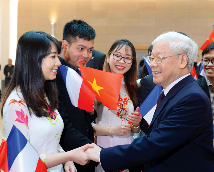 Tổng Bí thư Nguyễn Phú Trọng gặp gỡ trí thức trẻ Việt Nam tại Pháp năm 2018 Tổng Bí thư Nguyễn Phú Trọng gặp gỡ trí thức trẻ Việt Nam tại Pháp năm 2018