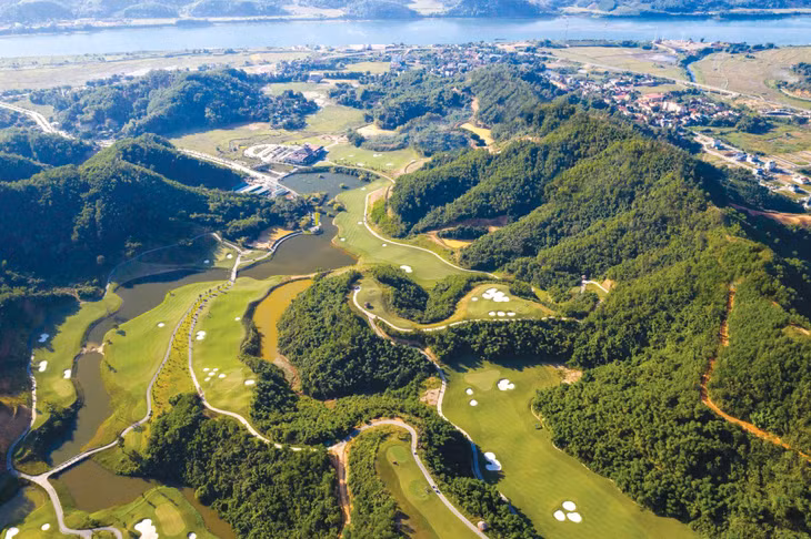 Hilltop Valley Golf Club là dự án gây được tiếng vang lớn của Geleximco tại Hòa Bình