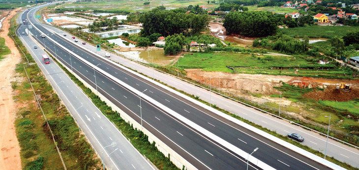 Tuyến đường bộ cao tốc Bắc - Nam phía Đông dài 2.063 km, mục tiêu đến năm 2025 cơ bản hoàn thành. Ảnh: Tiên Giang Tuyến đường bộ cao tốc Bắc - Nam phía Đông dài 2.063 km, mục tiêu đến năm 2025 cơ bản hoàn thành. Ảnh: Tiên Giang