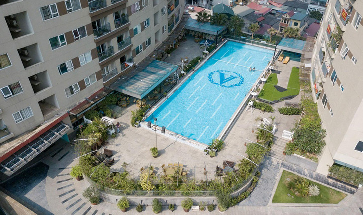 Bể bơi tại tầng 5 The Van Phu - Victoria (Khu đô thị mới Văn Phú, quận Hà Đông)