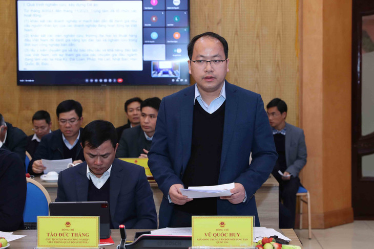 Giám đốc Trung tâm Đổi mới sáng tạo Quốc gia (NIC) Vũ Quốc Huy, đại diện Ban soạn thảo giới thiệu tổng quan quá trình và kết quả nghiên cứu, xây dựng Đề án