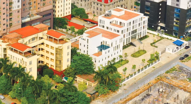 Nhiều đơn vị mới sáp nhập có thể thiếu cơ sở vật chất, trụ sở làm việc, cần sớm được sắp xếp để bảo đảm hiệu quả công việc. Ảnh: Nhã Chi