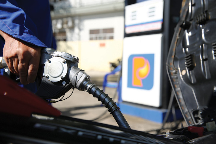 Các loại xăng sinh học E5, E10 đang được áp mức thuế là 8% và 7% để khuyến khích sử dụng, trong khi xăng khoáng là 10%. Ảnh: Tiên Giang