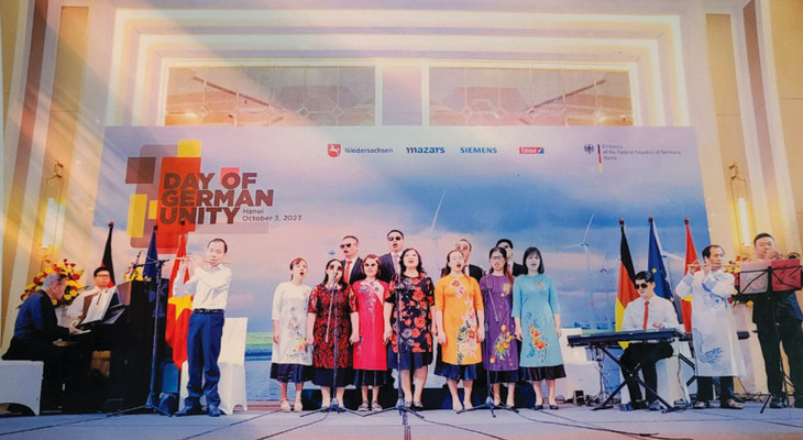 Hợp ca Hy vọng cất tiếng hát mừng Quốc khánh C.H.L.B Đức ngày 3/10/2023 Hợp ca Hy vọng cất tiếng hát mừng Quốc khánh C.H.L.B Đức ngày 3/10/2023