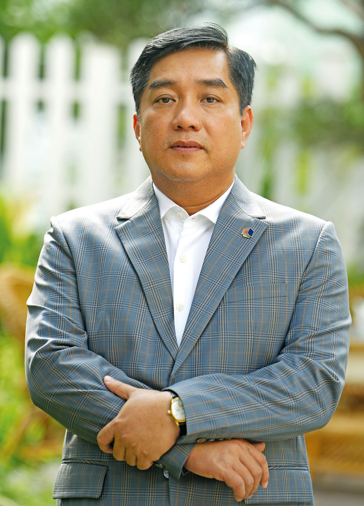 Ông Hồ Minh Hoàng