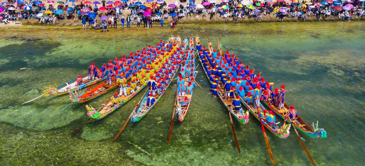 Lễ hội đua thuyền tứ linh đầu xuân ở Lý Sơn, Quảng Ngãi