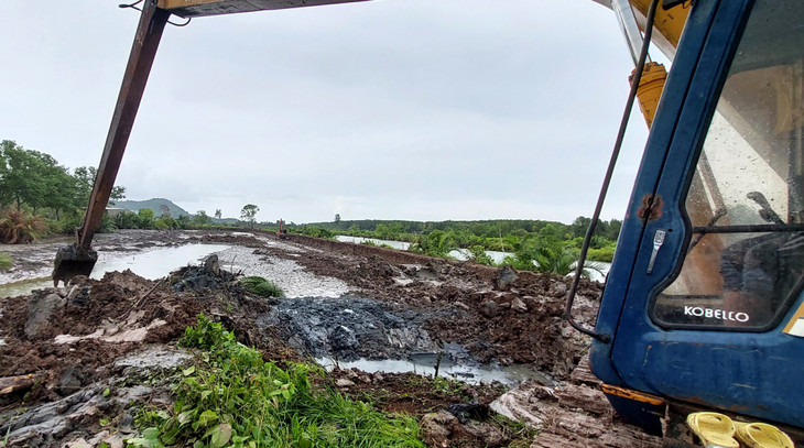 Hòn Đất - Kiên Lương là tuyến ven biển mới, chạy xuyên qua nhiều khu vực rừng ngập mặm, đường bộ không có, đường sông nhỏ Hòn Đất - Kiên Lương là tuyến ven biển mới, chạy xuyên qua nhiều khu vực rừng ngập mặm, đường bộ không có, đường sông nhỏ