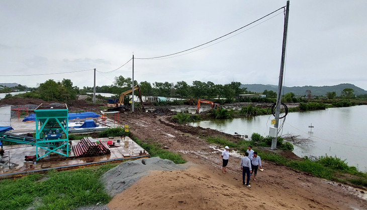 Theo ước tính của các nhà thầu, khối lượng thi công thực tế ngoài công trường lên tới hàng trăm tỷ đồng và phần lớn chưa được nghiệm thu giai đoạn và thanh toán Theo ước tính của các nhà thầu, khối lượng thi công thực tế ngoài công trường lên tới hàng trăm tỷ đồng và phần lớn chưa được nghiệm thu giai đoạn và thanh toán