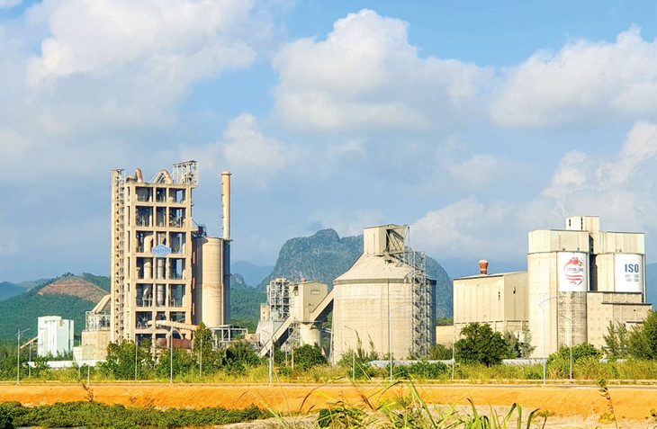 Giá điện tăng sẽ ảnh hưởng mạnh tới chi phí sản xuất, kinh doanh của nhiều doanh nghiệp. Ảnh: Nguyễn Hùng