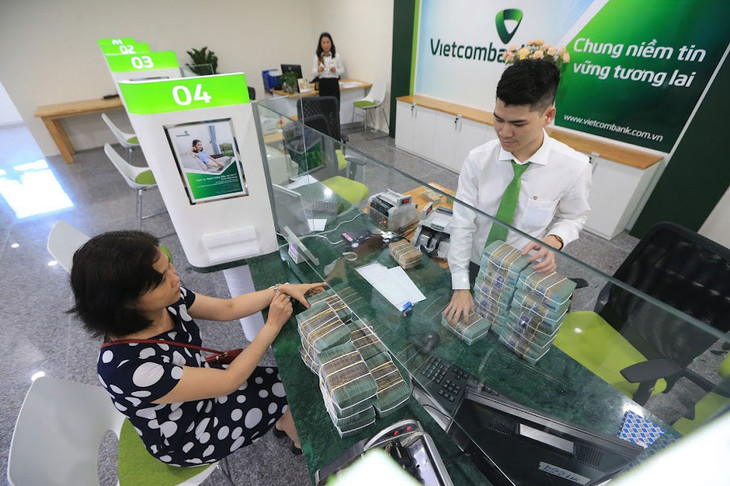 Lãi suất huy động tại các ngân hàng thương mại tiếp tục giảm trong tháng đầu năm 2024. Ảnh: Nhã Chi Lãi suất huy động tại các ngân hàng thương mại tiếp tục giảm trong tháng đầu năm 2024. Ảnh: Nhã Chi