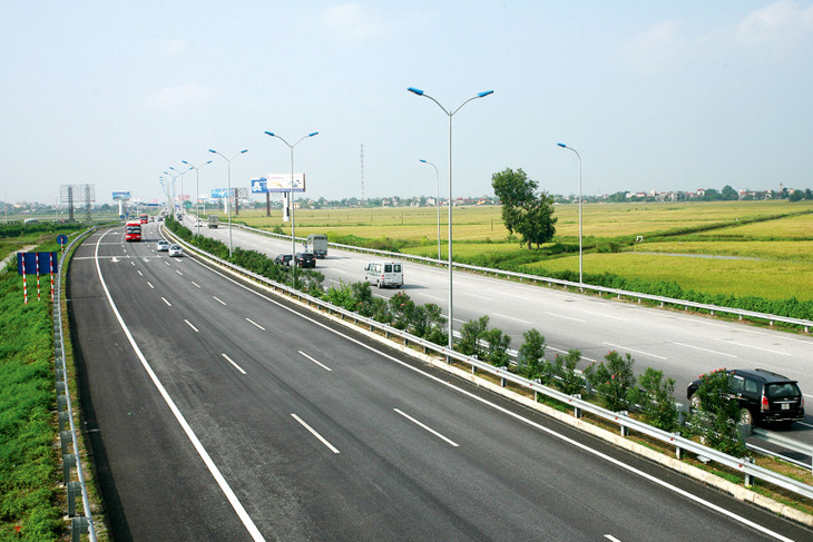 Việc áp dụng các loại hợp đồng BTL, BLT, O&amp;M đối với dự án hạ tầng giao thông hiện còn một số vướng mắc về cơ chế. Ảnh: Nhã Chi