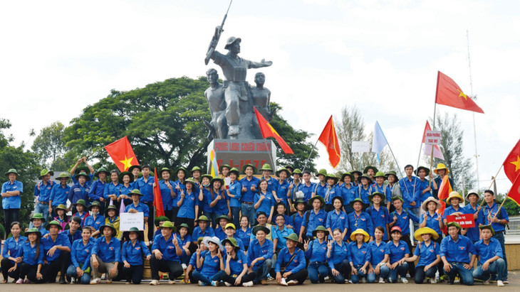 Tượng đài Phước Long chiến thắng tại thị xã Phước Long, tỉnh Bình Phước