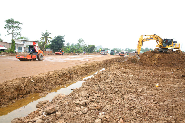 Tính tới hết ngày 30/11, các công trình, dự án quan trọng quốc gia, trọng điểm ngành giao thông vận tải đã giải ngân 69.228 tỷ đồng, đạt 53,4% kế hoạch năm 2024. Ảnh: Lê Tiên