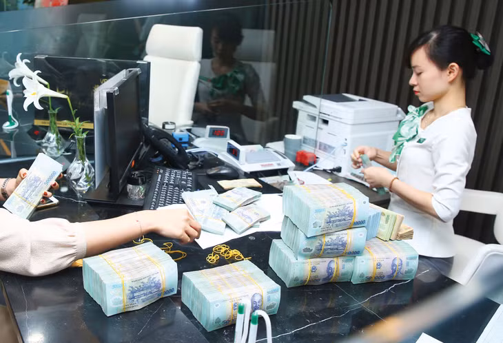 Lũy kế 11 tháng năm 2024, thu ngân sách nhà nước đạt 1.808,5 nghìn tỷ đồng, bằng 106,3% dự toán, tăng 16,1% so cùng kỳ năm 2023. Ảnh: Nhã Chi