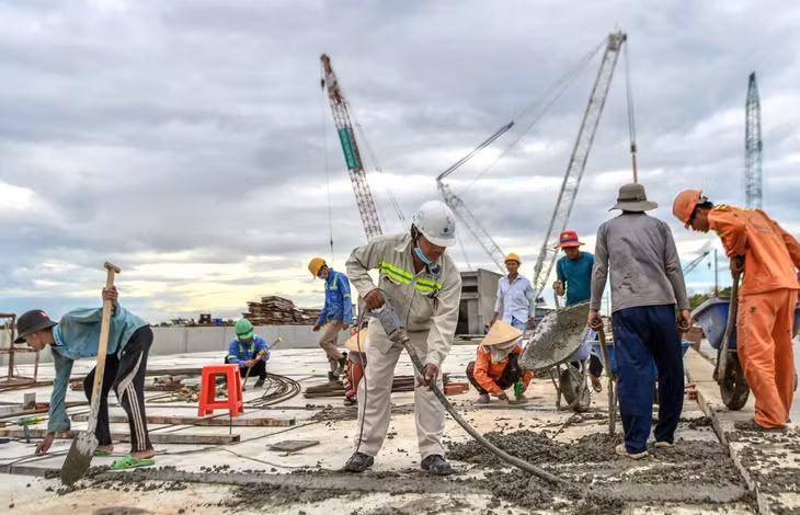 Trong 11 tháng năm 2024, có 18 bộ, cơ quan trung ương và 40 địa phương có tỷ lệ ước giải ngân so với tổng kế hoạch đạt trên mức bình quân chung của cả nước. Ảnh: NC st