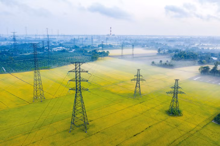 Bộ Công Thương đang xây dựng Kế hoạch triển khai Quy hoạch điện VIII hướng đến mục tiêu huy động gần 135 tỷ USD vốn đầu tư nguồn và lưới điện truyền tải giai đoạn 2021 - 2030. Ảnh: ML