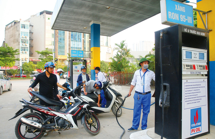 Giá nhiên liệu và lương thực được coi là hai yếu tố có thể ảnh hưởng tới công tác kiểm soát lạm phát năm 2024. Ảnh: Lê Tiên