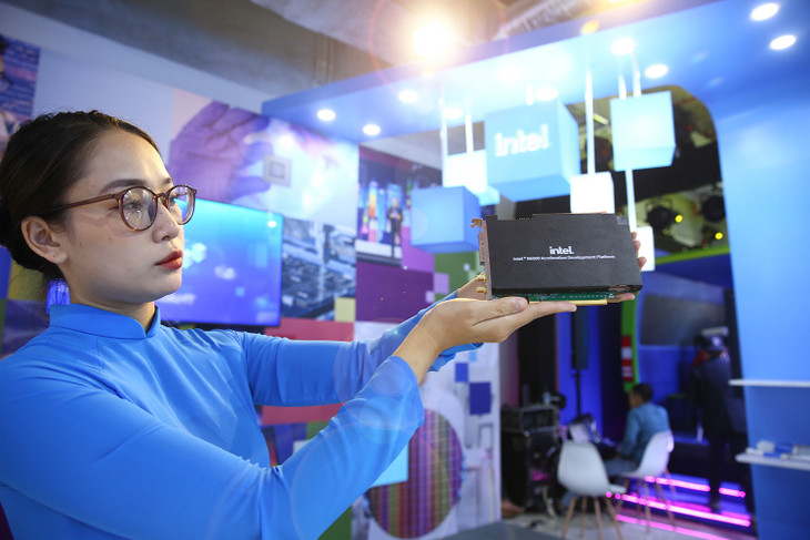 Môi trường kinh doanh thông thoáng, thuận lợi và an toàn sẽ giúp Việt Nam thu hút được thêm nhiều nguồn lực đầu tư, nhất là ở những lĩnh vực công nghệ cao. Ảnh: Nhã Chi