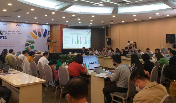 Toàn cảnh Họp báo công bố Báo cáo &quot;Việt Nam sau 2 năm thực thi Hiệp định EVFTA từ góc nhìn doanh nghiệp&quot;. Ảnh: Lê Xuân