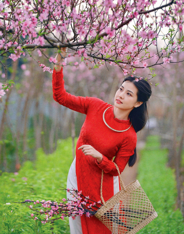 Vẻ đẹp, sự trang nhã trong phong cách ăn mặc của người Hà Nội được bảo tồn qua năm tháng. Ảnh: Đinh Linh Vẻ đẹp, sự trang nhã trong phong cách ăn mặc của người Hà Nội được bảo tồn qua năm tháng. Ảnh: Đinh Linh