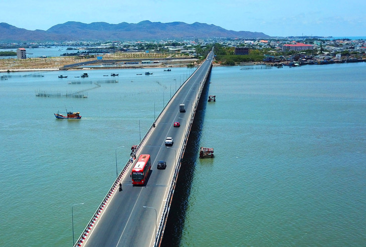 Đầu tư hạ tầng giao thông là rất cần thiết để có thể kết nối các nguồn lực. Ảnh: Tiên Huyền