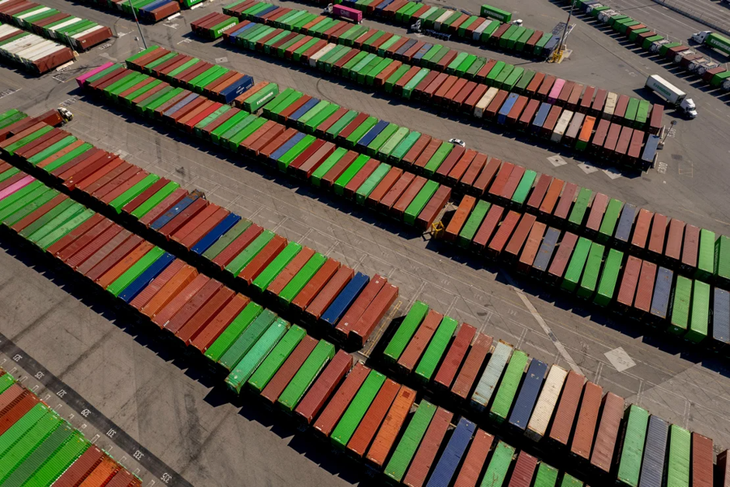 Container tại cảng Los Angeles ở Los Angeles, California, ngày 20/2/2025 - Ảnh: Getty Images